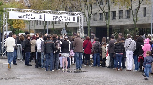 Une heure et demie que j'attends de voir cette banderole...